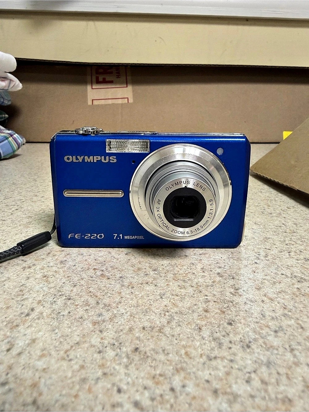 Olympus FE-220 7.1MP Blue Digital Camera